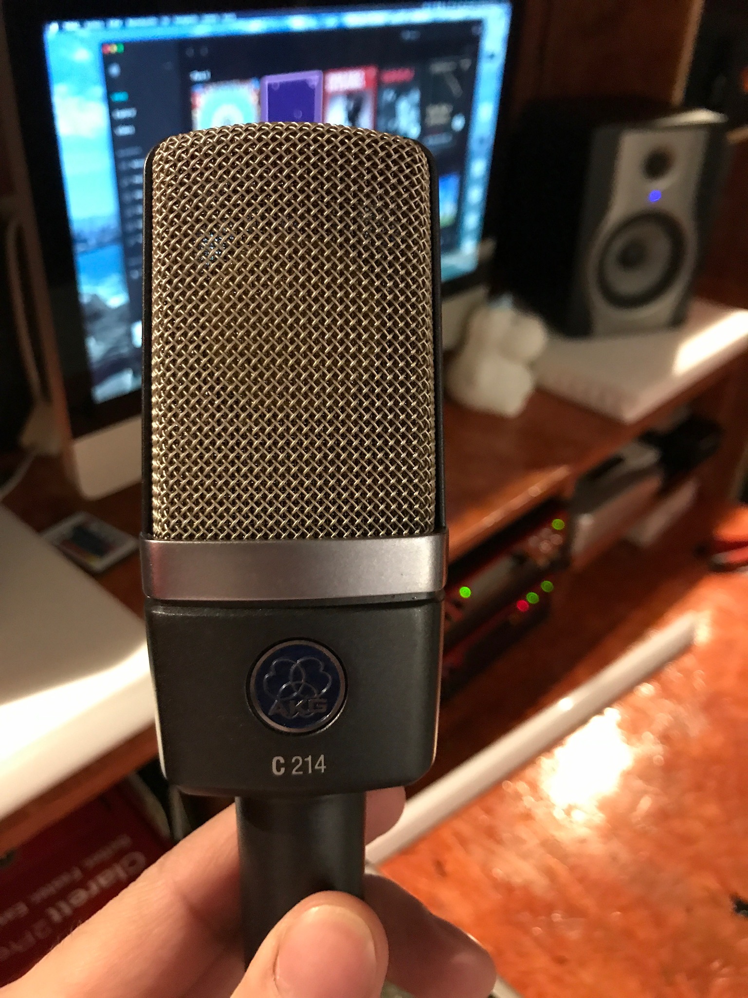 Microfono AKG C214